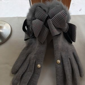 Gray Dressy Gloves